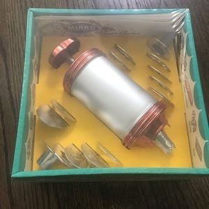 New in box vintage cooky pastry kit & booklet